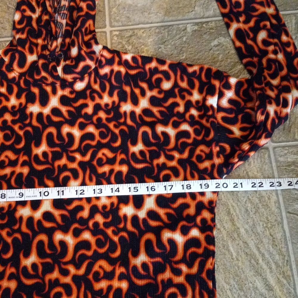 Yummy Soft Long Sleeves Cropped Style Hoodie Size Medium - Picture 10 of 12